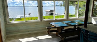 Charming 3-bedroom lake front house with WiFi, AC on marvelous West Battle Lake