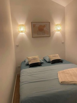 1 chambre, fer et planche à repasser, Wi-Fi, draps fournis