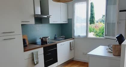 Le Balcon de Cournon : Piscine, jardin et climatisation Ă 15 min des plages