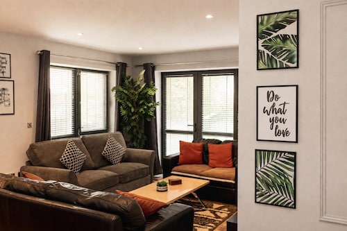 2 Bedroom Accessible Step-Free Central 