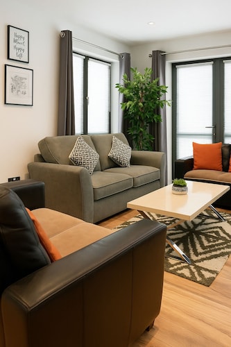 2 Bedroom Accessible Step-Free Central 