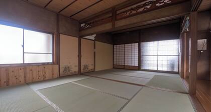 This is a 55yearold singlestory house in a rura / Nagato City Yamaguchi
