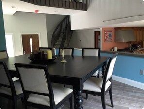 Dining - Magnificent Waterfront Playground! (Huntington)