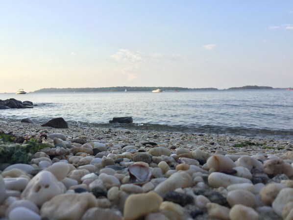 Sun loungers, beach towels - Magnificent Waterfront Playground! (Huntington)