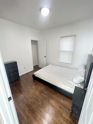 3 chambres, fer et planche à repasser, Wi-Fi, draps fournis