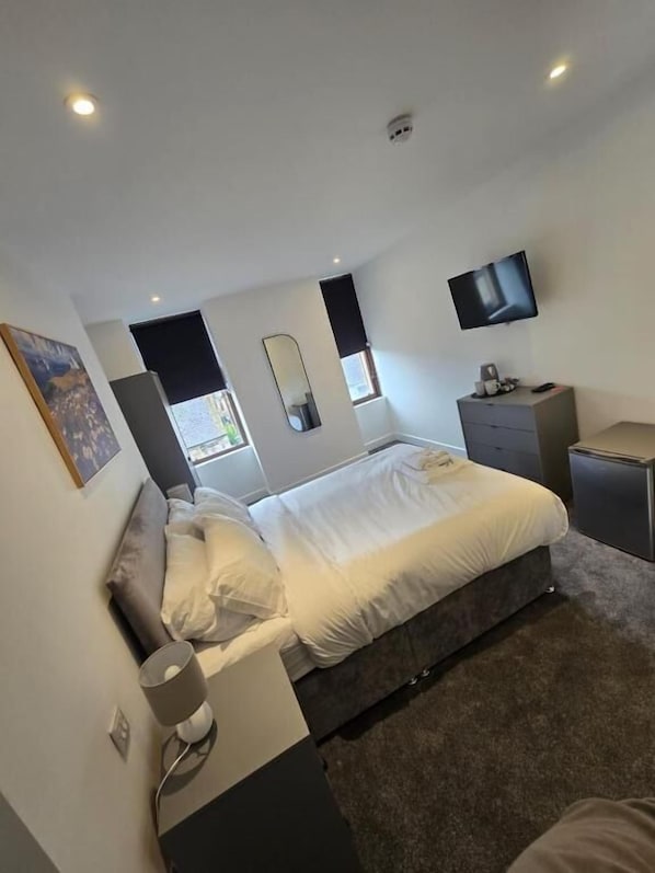 Desk, iron/ironing board, free WiFi