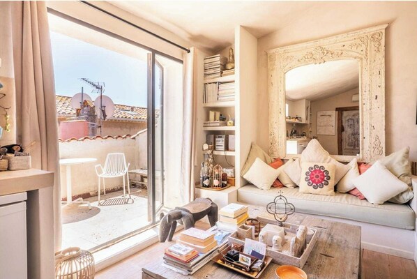 Apartment | Living area
