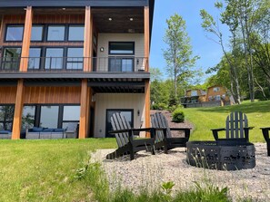 Unclassified image, 2 of 19, button