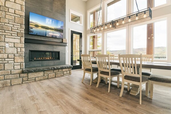 Unclassified image, 1 of 22, button