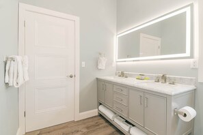 Unclassified image, 3 of 19, button