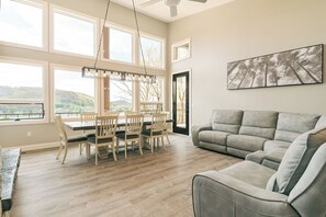 TV, fireplace - Sunset Sky Lodge (McHenry)