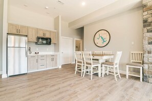 Unclassified image, 5 of 19, button