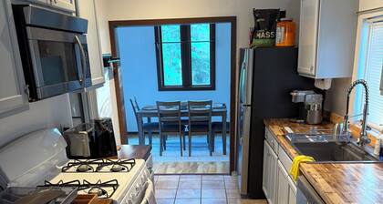 Cozy Home Near New Haven
