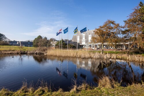 Ameland - Quiet apartment near the beach with terrace and pool access