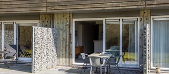 Ameland - Quiet apartment near the beach with terrace and pool access