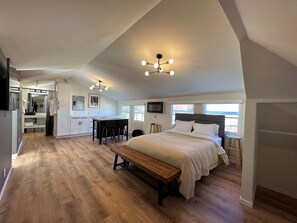 6 bedrooms, iron/ironing board, WiFi, bed sheets - Park City Historic District 6-bedroom spacious home (Park City)