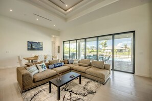 Smart-TV, peis, fotballspill og bordtennis