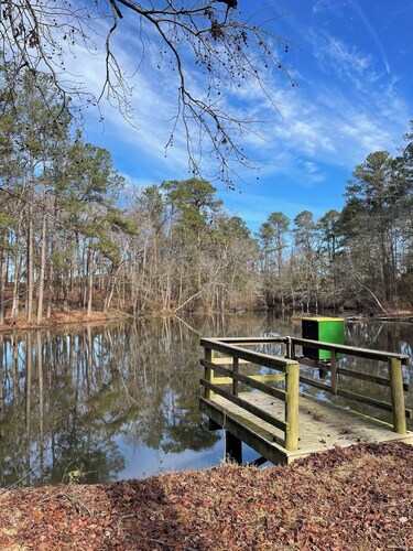 Secluded Cottage on a Pond