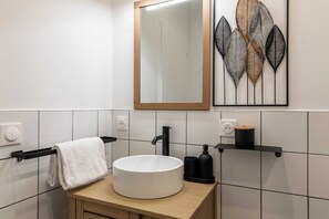 Apartment | Bathroom