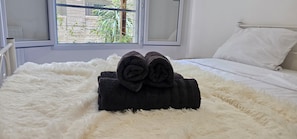 1 chambre, fer et planche à repasser, Wi-Fi, draps fournis