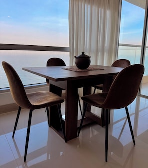 Dining - Cozy with Sunset View! You'll Love it.Directly owner (Cartagena de Indias)
