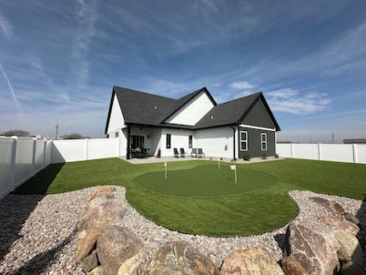 Brand New 3-bedroom house in Grand Island 1 mile from Fonner Park