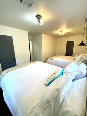 2 soverom, strykejern/-brett, reiseseng for barn og wi-fi (inkludert)