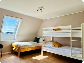 3 quartos, escrivaninha, berço de viagem, Wi-Fi de cortesia