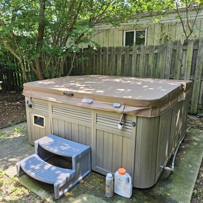 مغطس سبا خارجي