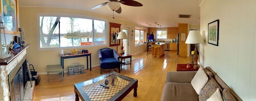 Cozy and modern renovated Bayfront home with private pier and amazing views