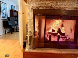 Interior - Cozy and modern renovated Bayfront home with private pier and amazing views (Deale)