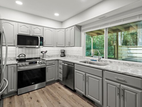 Last Minute Plans To Travel In December?  Inquire About Specials!