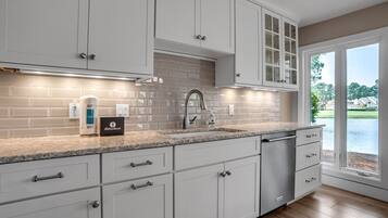 Villa, Multiple Beds, Patio, Golf View (191 Twin Oaks) | Private kitchen | Fridge, microwave, oven, stovetop