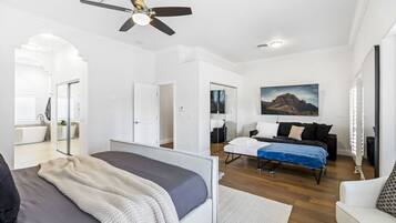 5 bedrooms, desk, iron/ironing board, travel crib