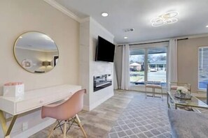 TV, fireplace - That Pink House | 10 mins to Galleria | Peaceful (Houston)
