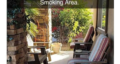 Indio, CA, 3 Friendly Family rooms. No Pets.