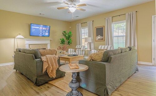 Spacious Gem Near Fort Moore 