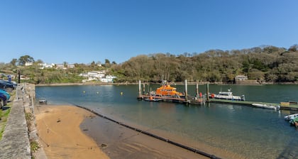 Quayside is an eighteenth century townhouse in the heart of Fowey