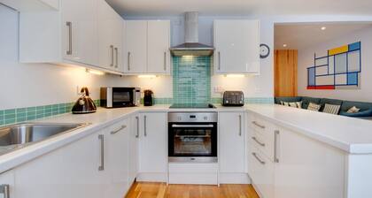 Quayside is an eighteenth century townhouse in the heart of Fowey