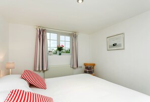 2 chambres, fer et planche à repasser, Wi-Fi, literie fournie