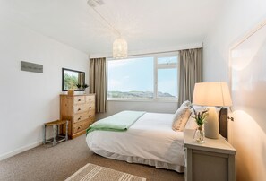 5 Schlafzimmer, Bügeleisen/Bügelbrett, WLAN, Bettwäsche