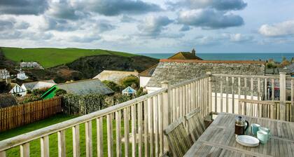 Welcome to Bay View, a stunning five-bedroom dog-friendly holiday home