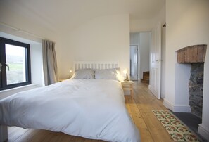 5 Schlafzimmer, Bügeleisen/Bügelbrett, WLAN, Bettwäsche