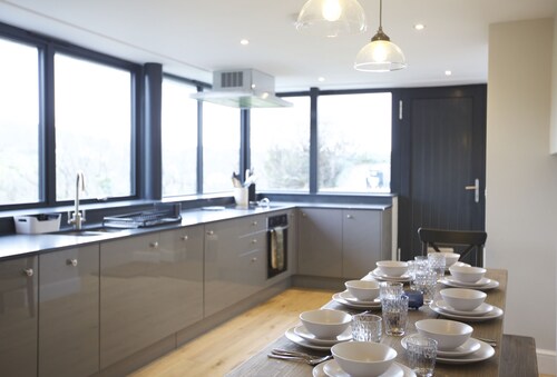Pentreath is a spacious and stylish five-bedroom retreat sleeping up to 10 guests