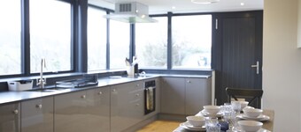 Pentreath is a spacious and stylish five-bedroom retreat sleeping up to 10 guests