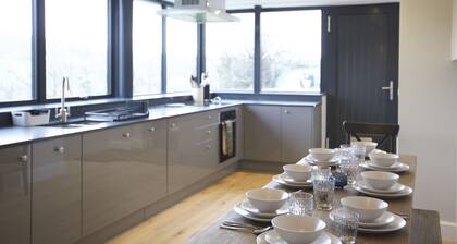 Pentreath is a spacious and stylish five-bedroom retreat sleeping up to 10 guests