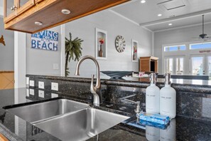 Interior - Bayfront | Fishing | BBQ | Kayaks | Elevator (Bolivar Peninsula)