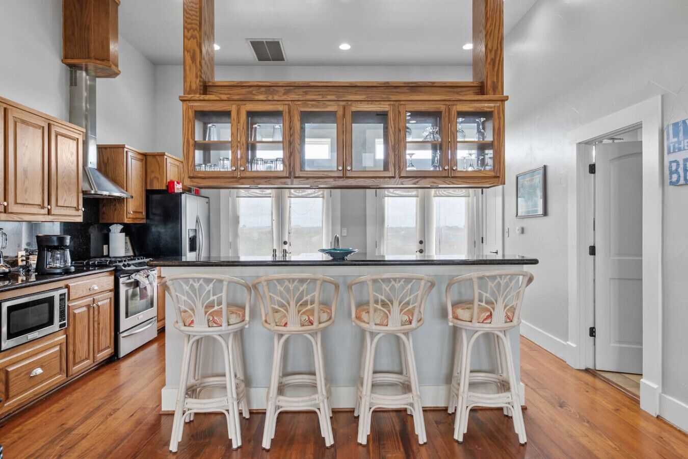 ثلاجة، ميكروويف، فرن، موقد طهي مسطح