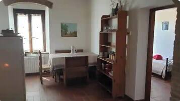 2 bedrooms, bed sheets