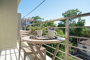 Apartamento Confort (Arte 80 - A1) | Balcón
